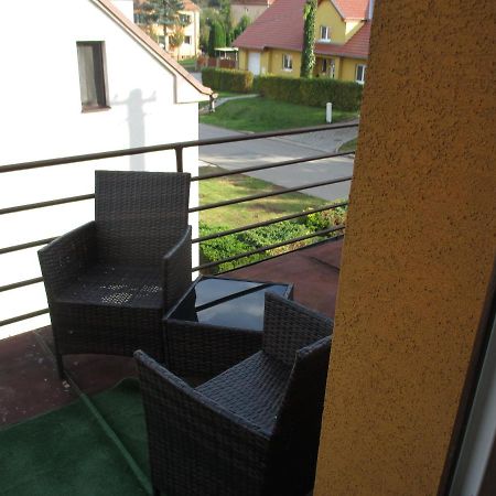 Appartement Rd Cerncin Bucovice Extérieur photo