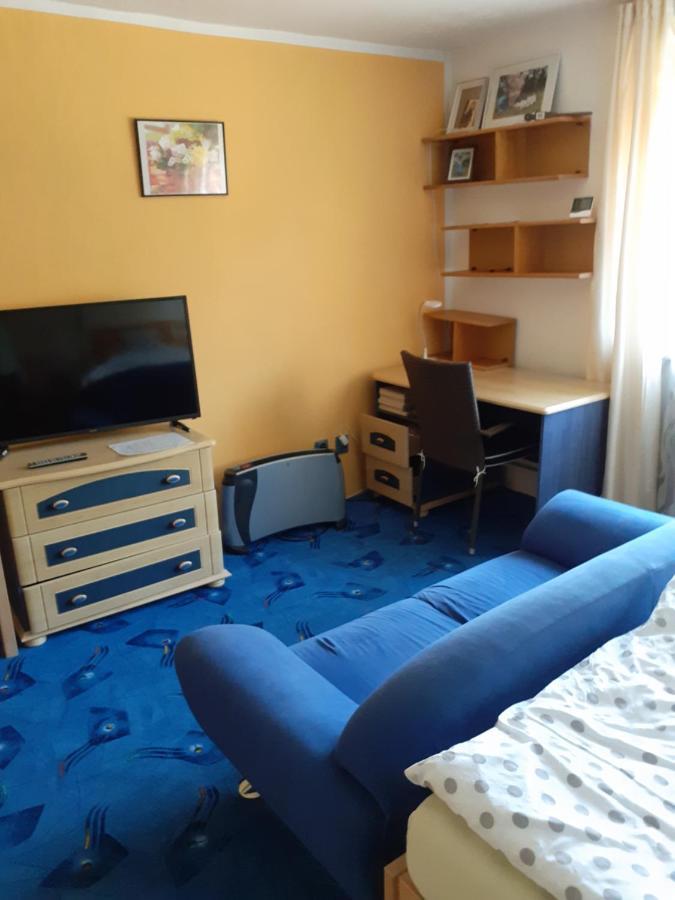 Appartement Rd Cerncin Bucovice Extérieur photo