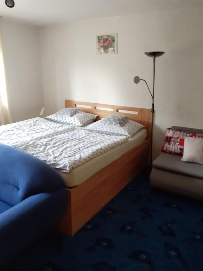 Appartement Rd Cerncin Bucovice Extérieur photo
