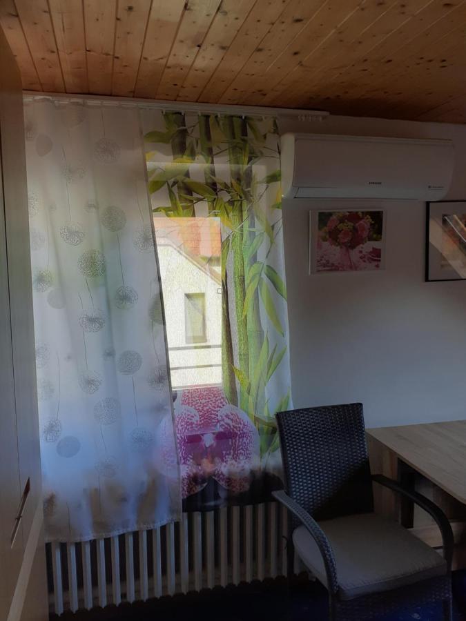 Appartement Rd Cerncin Bucovice Extérieur photo