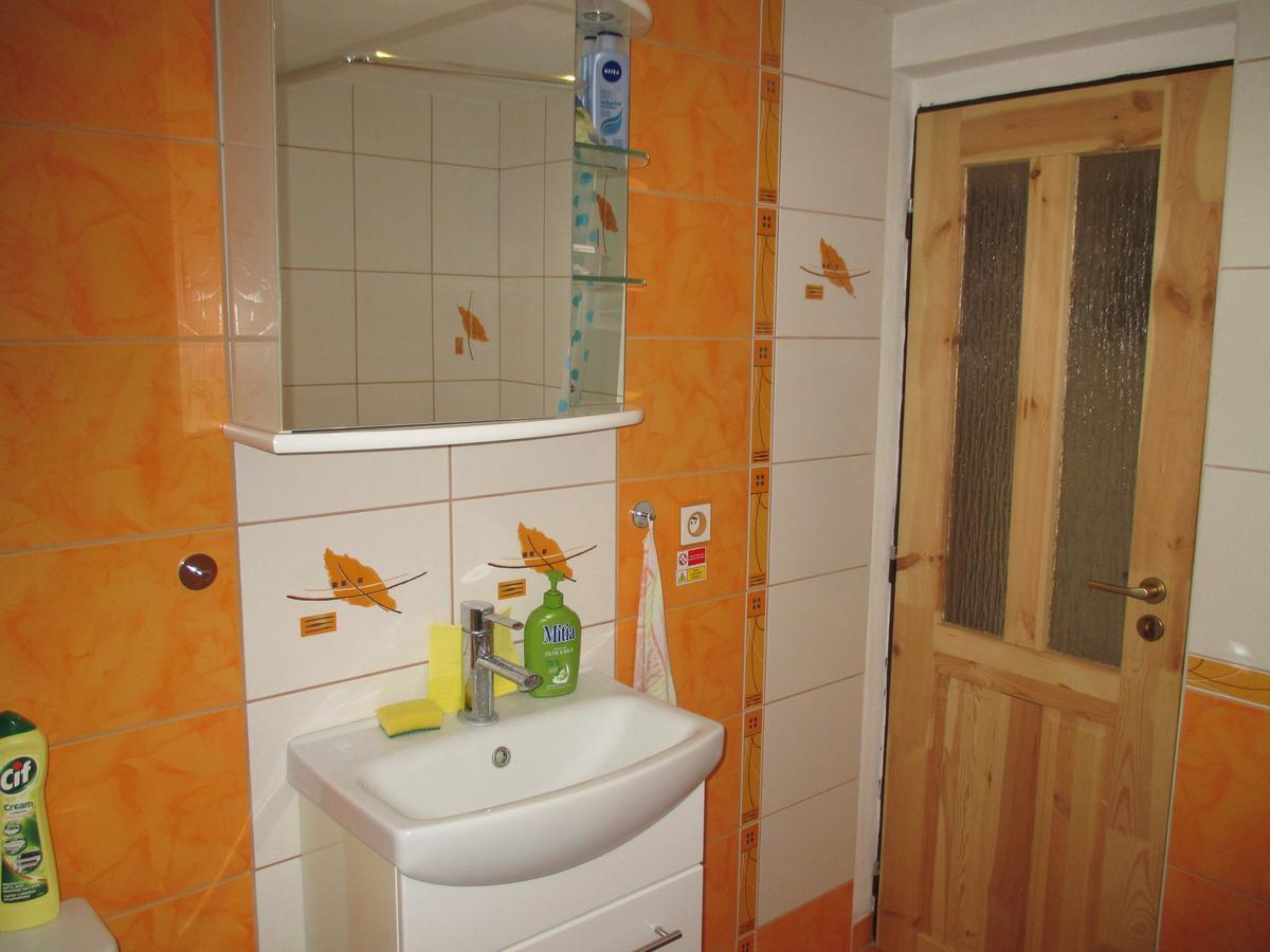 Appartement Rd Cerncin Bucovice Extérieur photo